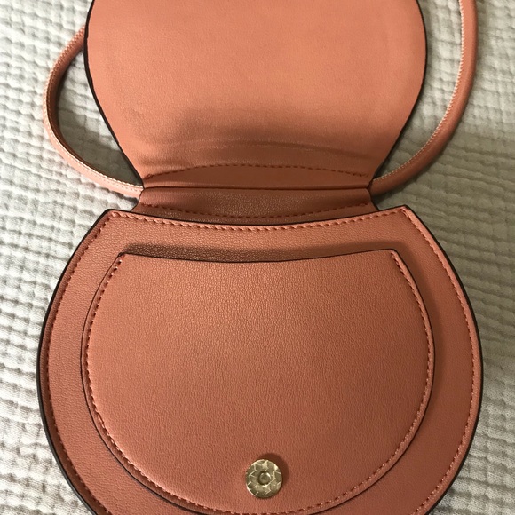 Nellie Blanco peach round saddle bag - Picture 4 of 7